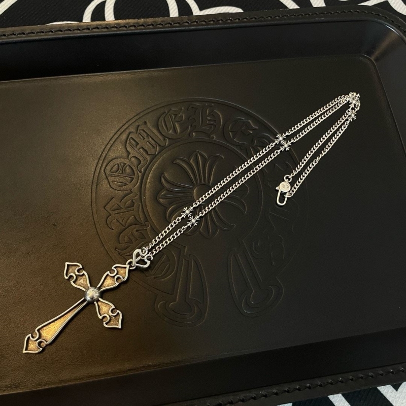 Ch**me He**ts necklaces